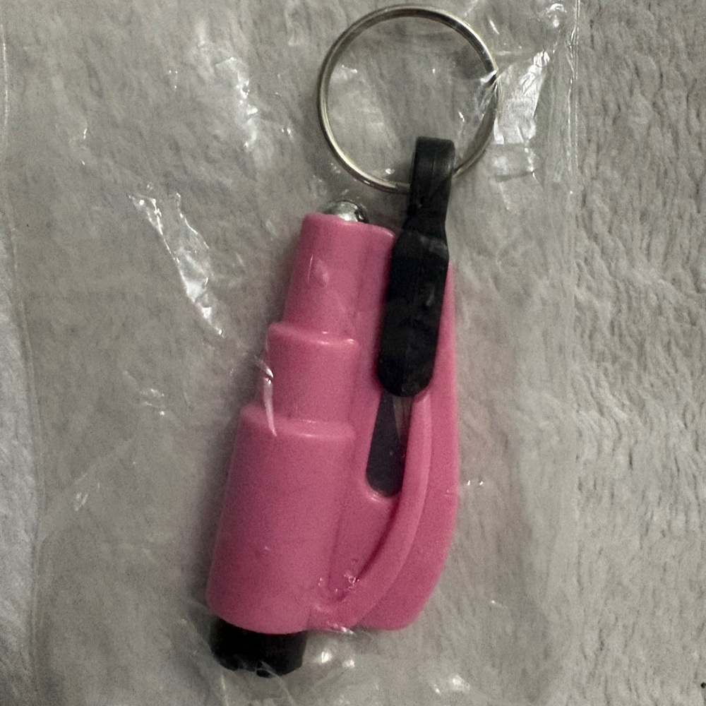 Multi-Color Emergency Keychain Tool Set - Picture 4 of 7